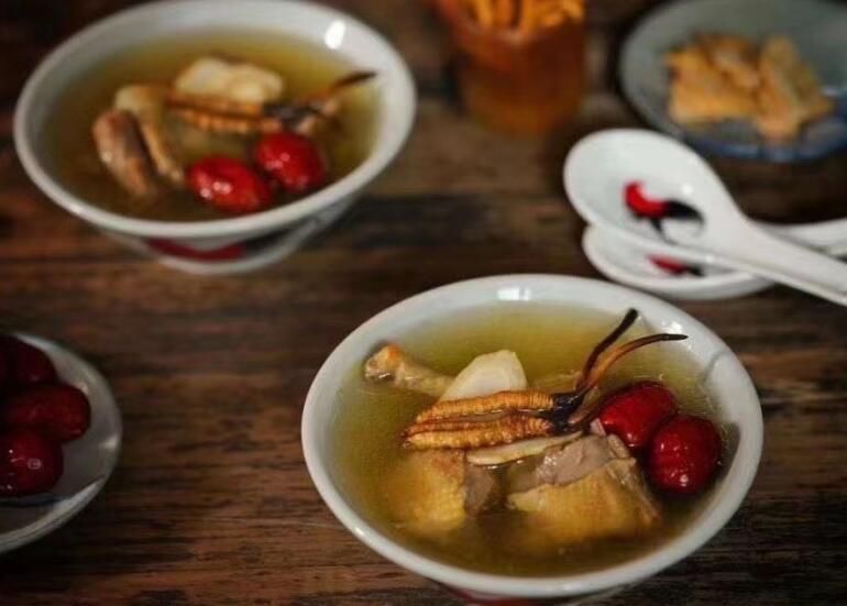 <a href=http://www.sdmkid.com/chifa/ target=_blank class=infotextkey>冬蟲夏草的吃法</a>