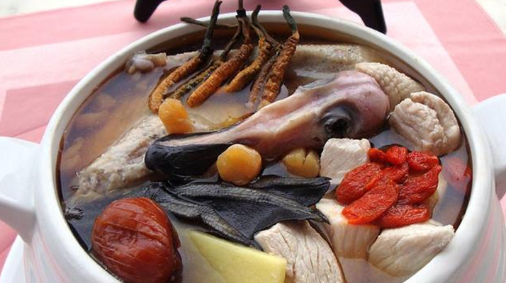 冬蟲(chóng)夏草配什么煲湯好？營(yíng)養(yǎng)美味的搭配指南