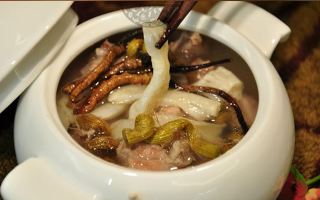 冬蟲夏草煎服：根數(shù)不是固定值，3 大維度定用量